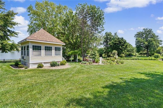 618 E 1714 Road, Baldwin City, KS 66006