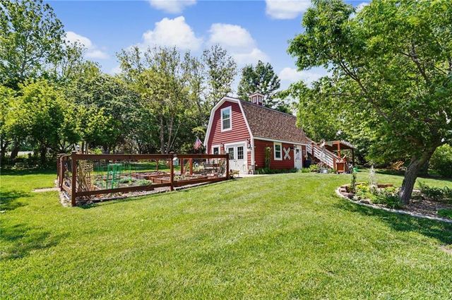 618 E 1714 Road, Baldwin City, KS 66006