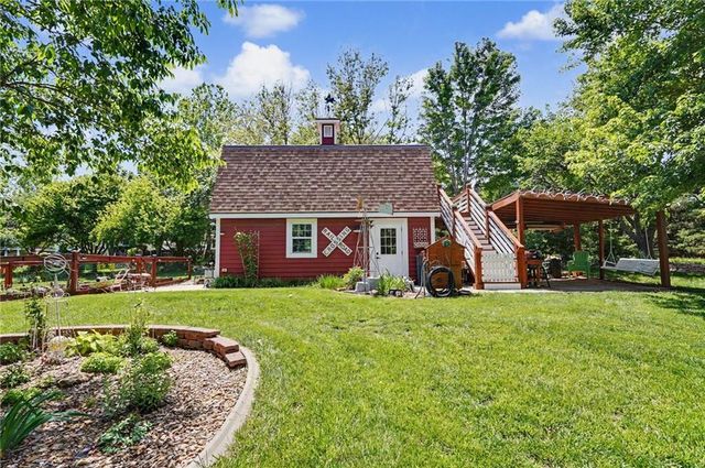 618 E 1714 Road, Baldwin City, KS 66006