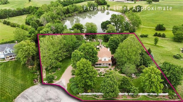618 E 1714 Road, Baldwin City, KS 66006