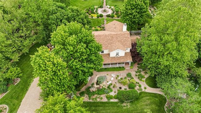618 E 1714 Road, Baldwin City, KS 66006