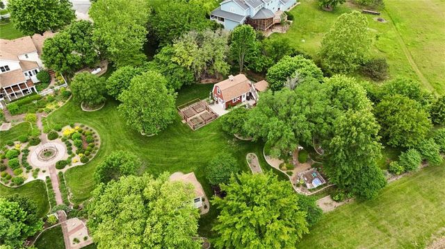 618 E 1714 Road, Baldwin City, KS 66006
