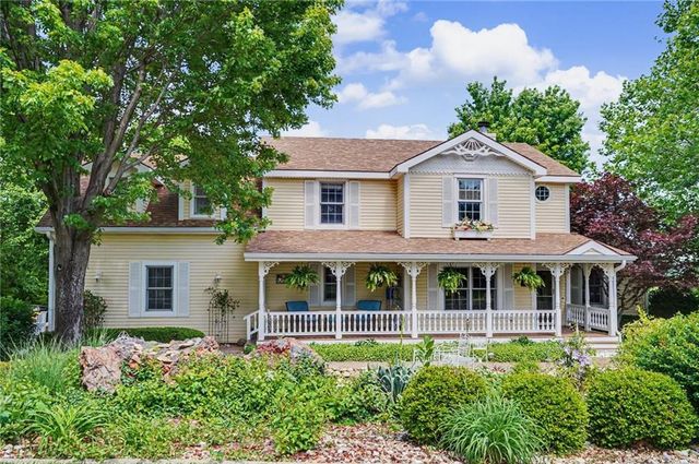 618 E 1714 Road, Baldwin City, KS 66006