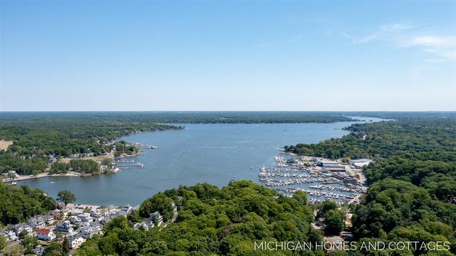 2312 Maksaba Trail, Macatawa, MI 49434