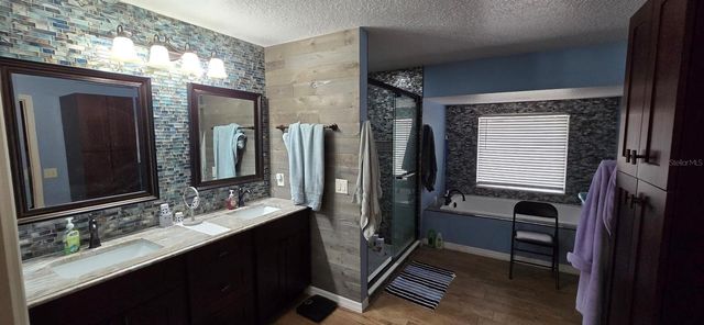 336 LAKECREST DRIVE, Tavares, FL 32778