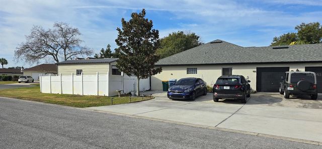 336 LAKECREST DRIVE, Tavares, FL 32778