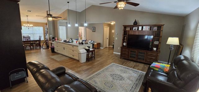 336 LAKECREST DRIVE, Tavares, FL 32778