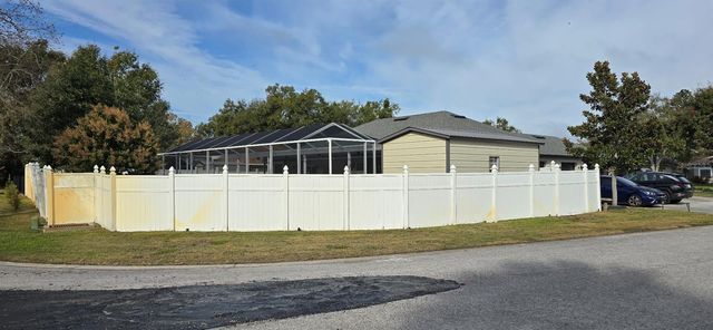 336 LAKECREST DRIVE, Tavares, FL 32778