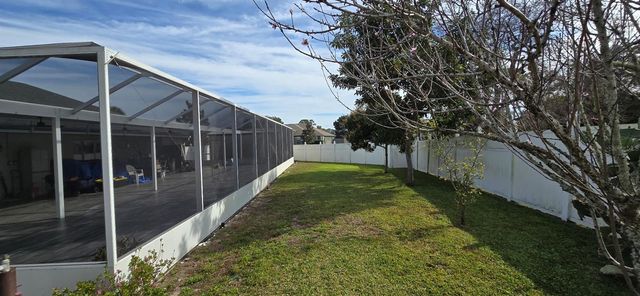 336 LAKECREST DRIVE, Tavares, FL 32778