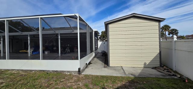 336 LAKECREST DRIVE, Tavares, FL 32778