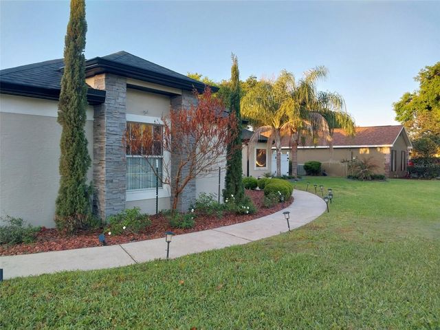 336 LAKECREST DRIVE, Tavares, FL 32778