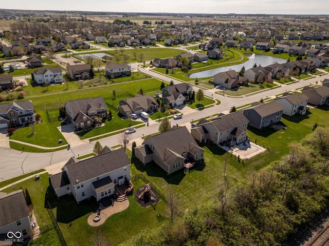 5828 Sunnyvalle Drive, Bargersville, IN 46106