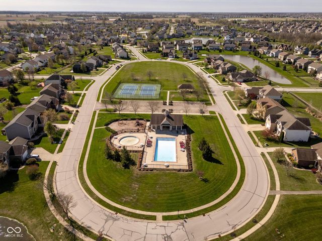 5828 Sunnyvalle Drive, Bargersville, IN 46106