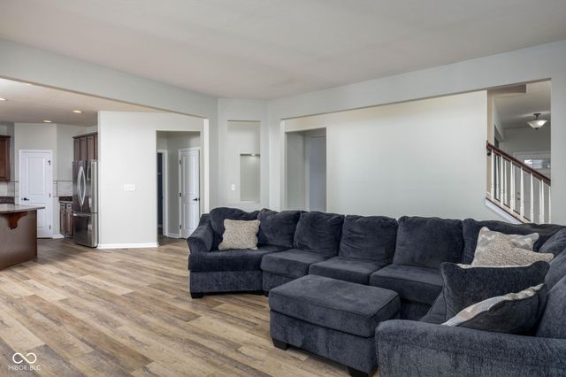 5828 Sunnyvalle Drive, Bargersville, IN 46106