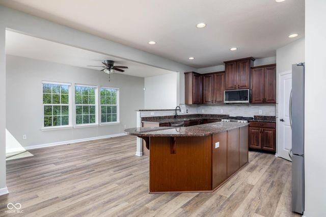 5828 Sunnyvalle Drive, Bargersville, IN 46106