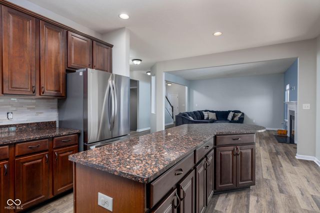 5828 Sunnyvalle Drive, Bargersville, IN 46106