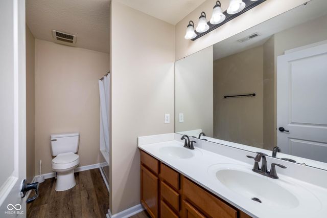 5828 Sunnyvalle Drive, Bargersville, IN 46106