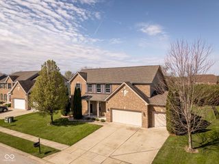 5828 Sunnyvalle Drive, Bargersville, IN 46106