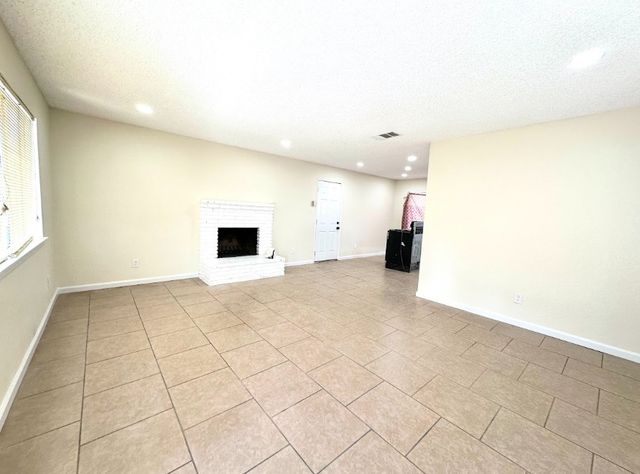 40912 E 168th, Lancaster, CA 93535