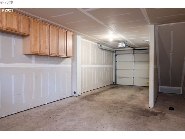 21837 Ne LARKSPUR Ln, Fairview, OR 97024