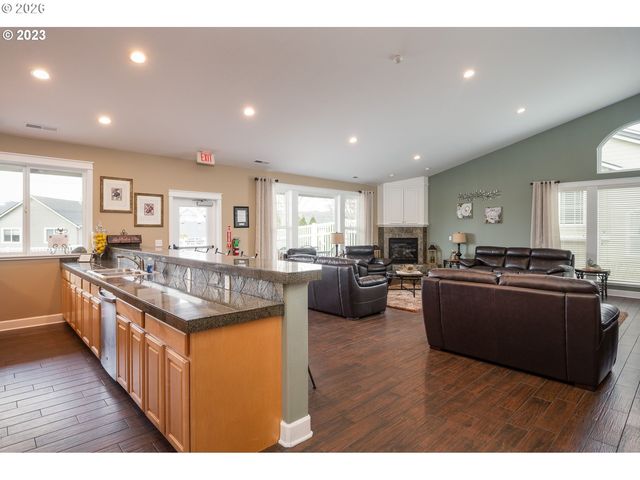21837 Ne LARKSPUR Ln, Fairview, OR 97024