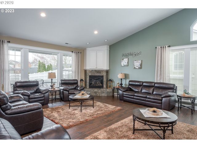 21837 Ne LARKSPUR Ln, Fairview, OR 97024