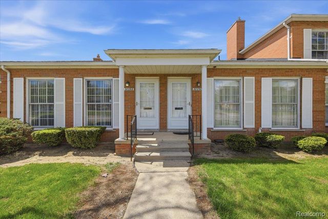 20290 Vernier Road, Harper Woods, MI 48225
