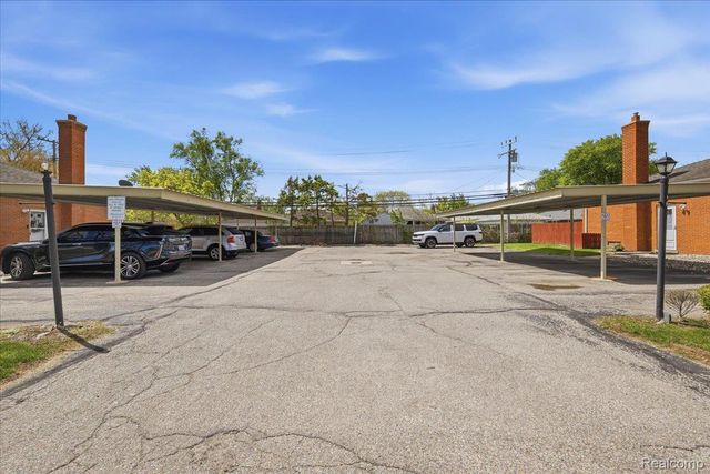 20290 Vernier Road, Harper Woods, MI 48225