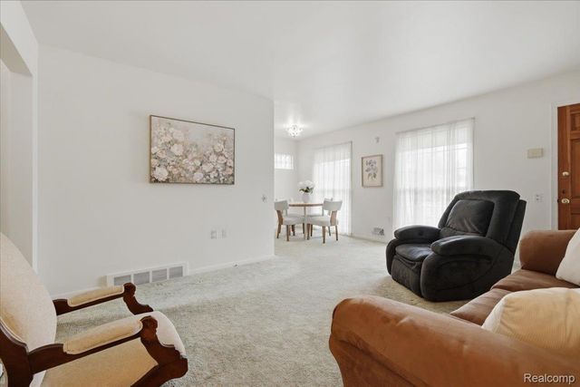 20290 Vernier Road, Harper Woods, MI 48225