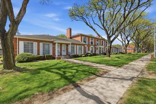 20290 Vernier Road, Harper Woods, MI 48225