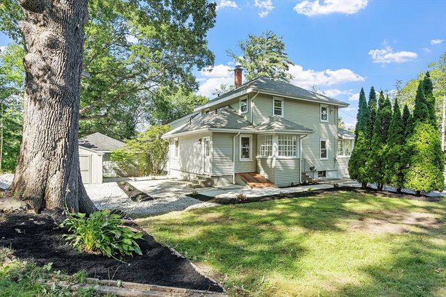 12 Romola Rd, Worcester, MA 01605