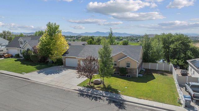 305 N APPLEVIEW DR, Santaquin, UT 84655