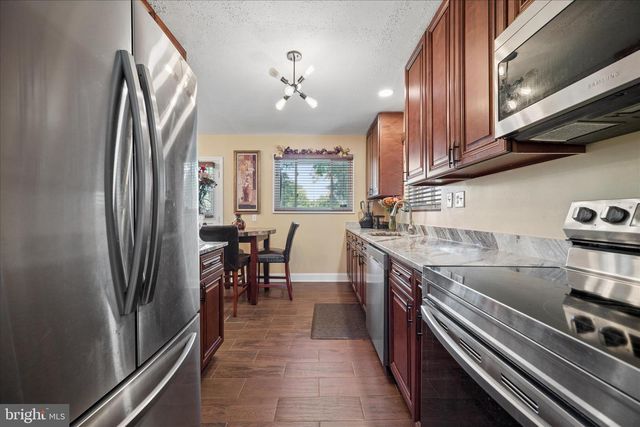 6803 ADELPHI RD, University Park, MD 20782