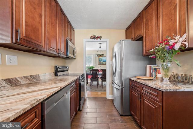 6803 ADELPHI RD, University Park, MD 20782