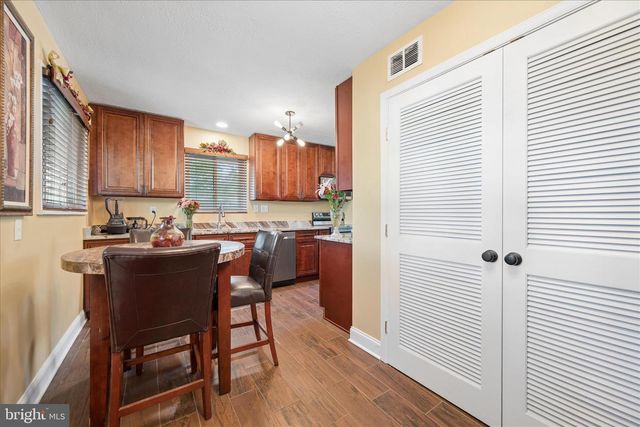 6803 ADELPHI RD, University Park, MD 20782