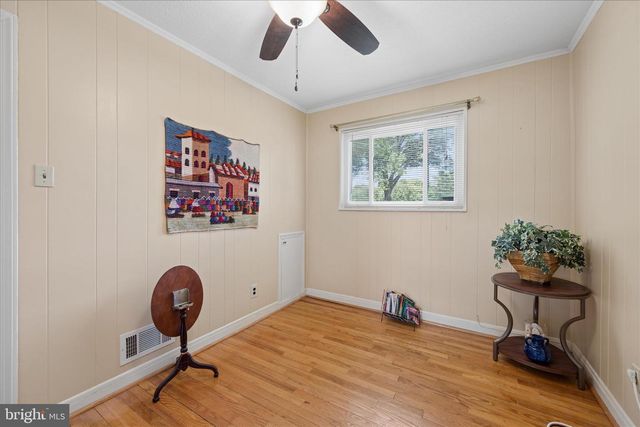 6803 ADELPHI RD, University Park, MD 20782