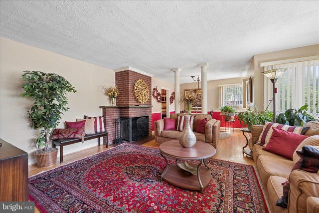 6803 ADELPHI RD, University Park, MD 20782