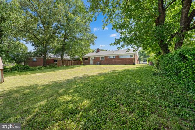 6803 ADELPHI RD, University Park, MD 20782