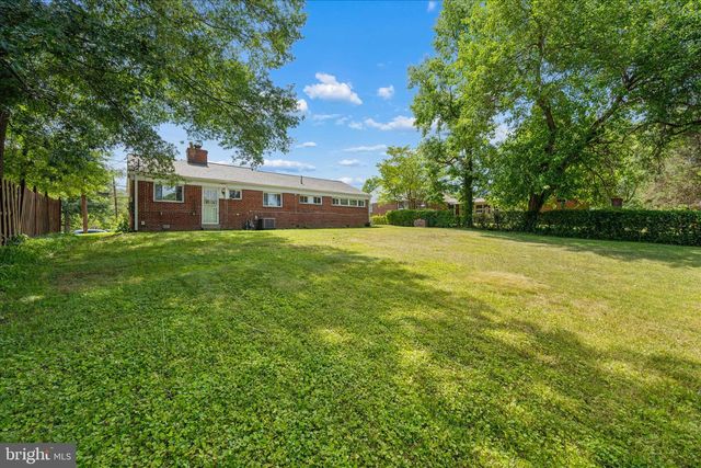6803 ADELPHI RD, University Park, MD 20782