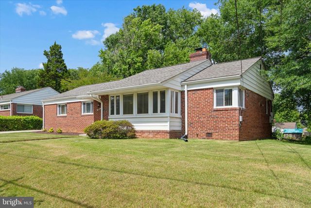 6803 ADELPHI RD, University Park, MD 20782