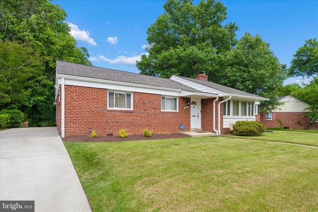6803 ADELPHI RD, University Park, MD 20782