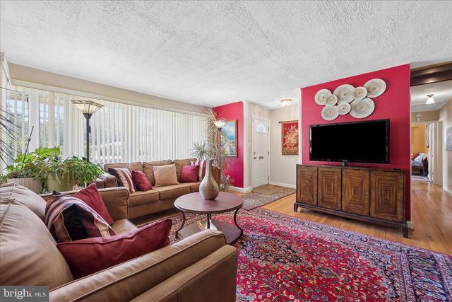 6803 ADELPHI RD, University Park, MD 20782