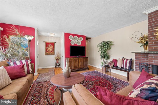 6803 ADELPHI RD, University Park, MD 20782