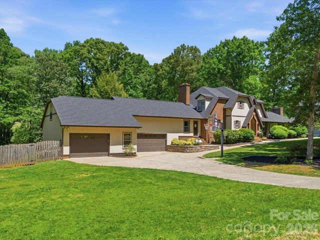 2637 Rolling Hills Drive, Monroe, NC 28110