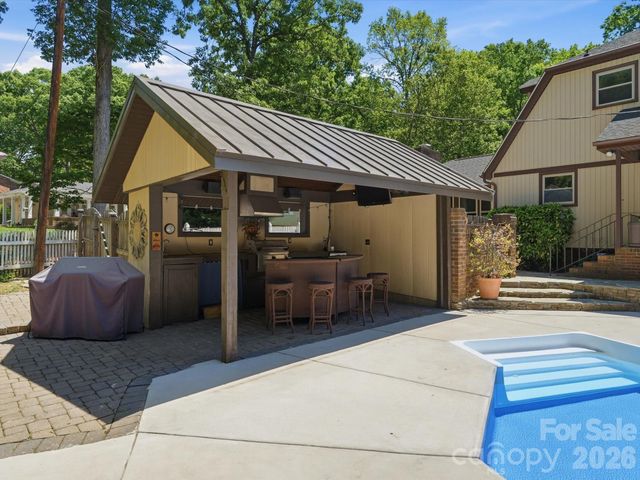 2637 Rolling Hills Drive, Monroe, NC 28110