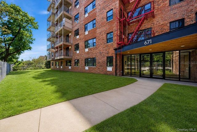 671 Bronx River Road 2f, Yonkers, NY 10704