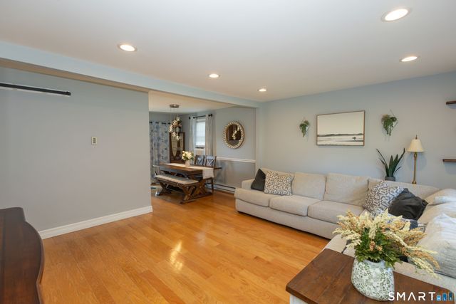 19 Hardwood Road, Plainville, CT 06062