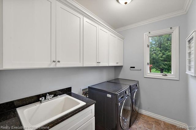 2919 Addison Circle, Rochester, MI 48306