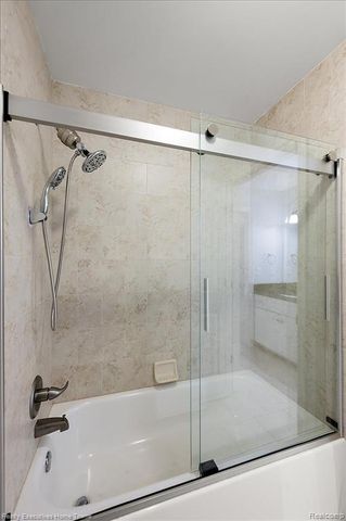 2919 Addison Circle, Rochester, MI 48306