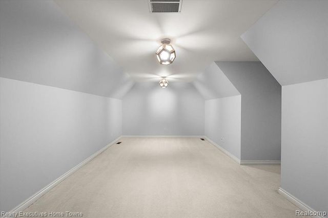 2919 Addison Circle, Rochester, MI 48306